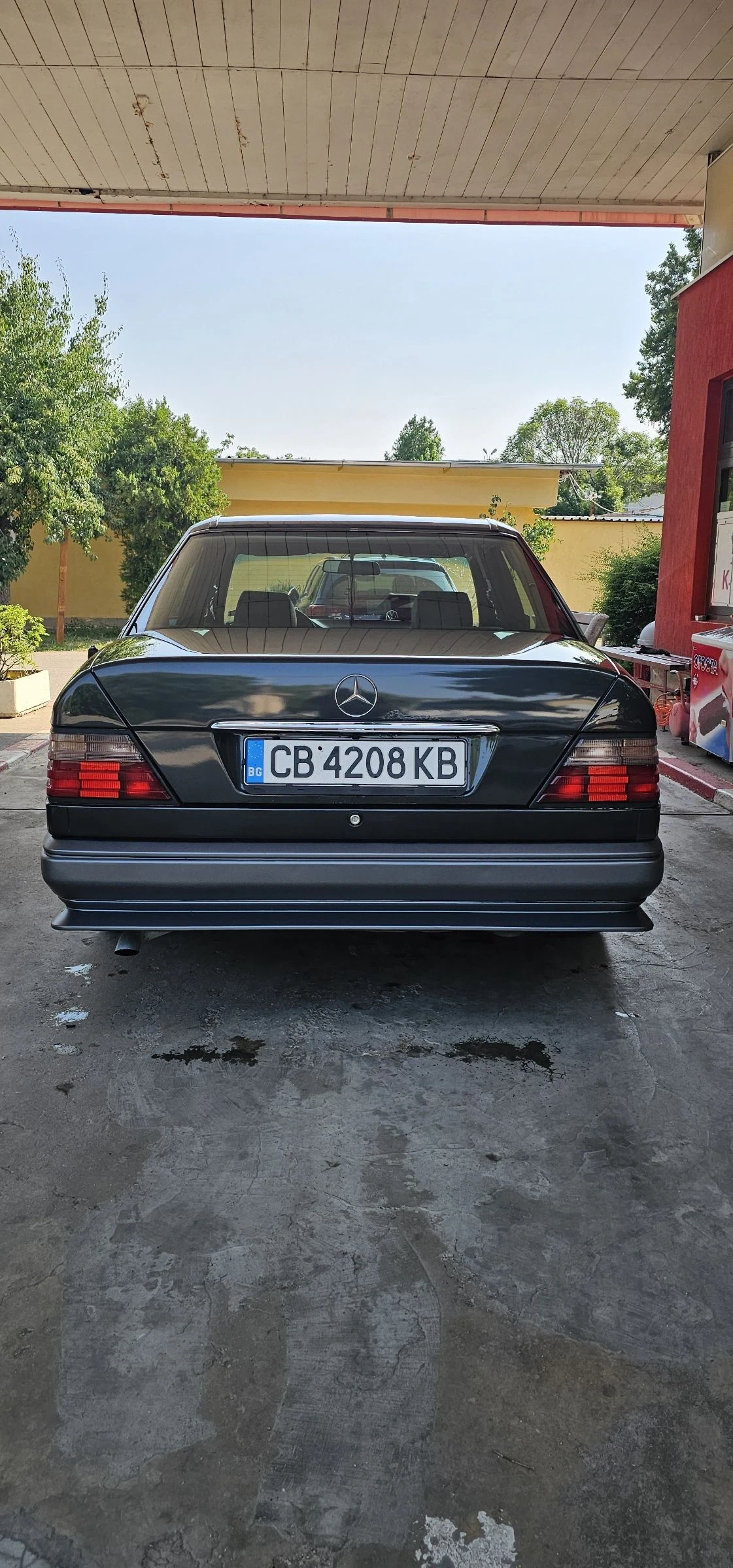 Mercedes-Benz E 200 E 200 136кс, снимка 3 - Автомобили и джипове - 55165331