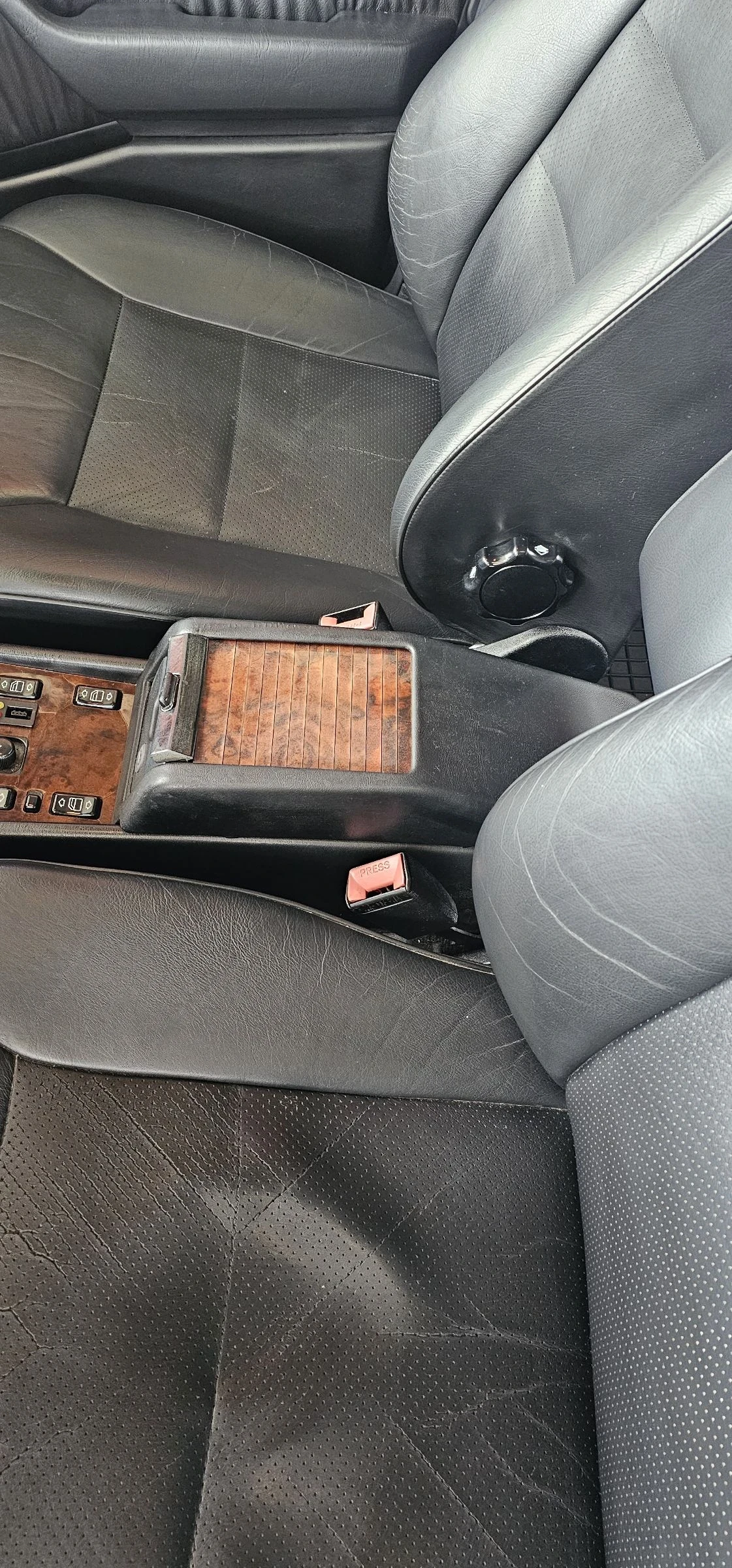 Mercedes-Benz E 200 E 200 136кс, снимка 9 - Автомобили и джипове - 55165331