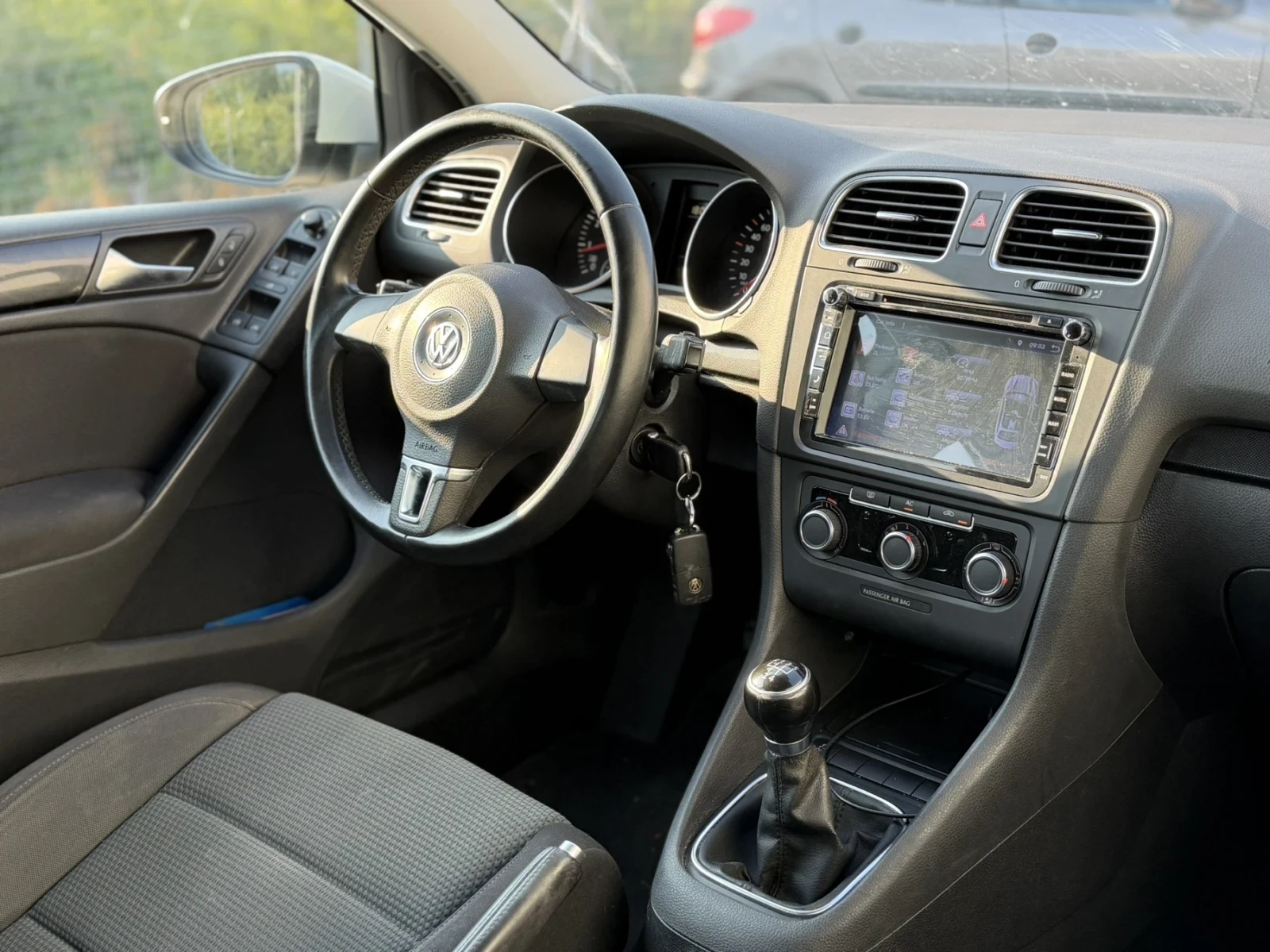 VW Golf 1.2 tsi, снимка 7 - Автомобили и джипове - 55618919