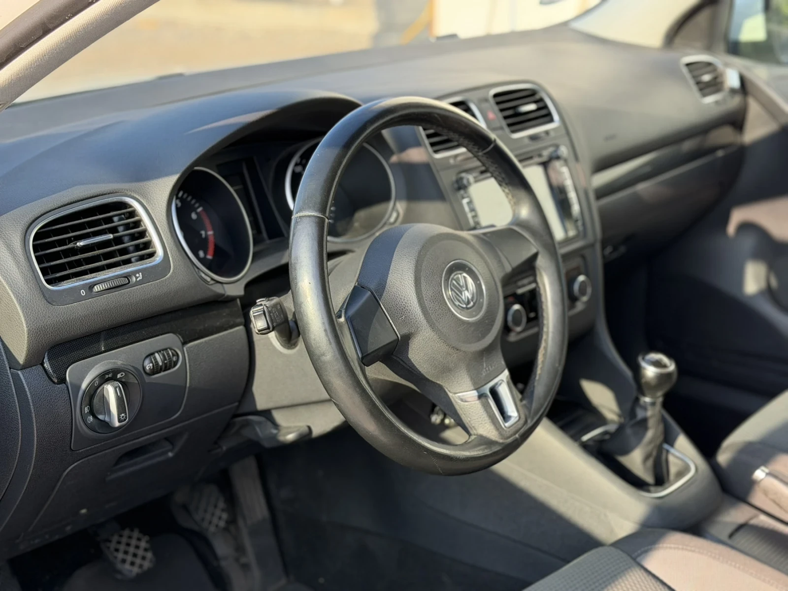 VW Golf 1.2 tsi, снимка 8 - Автомобили и джипове - 55618919