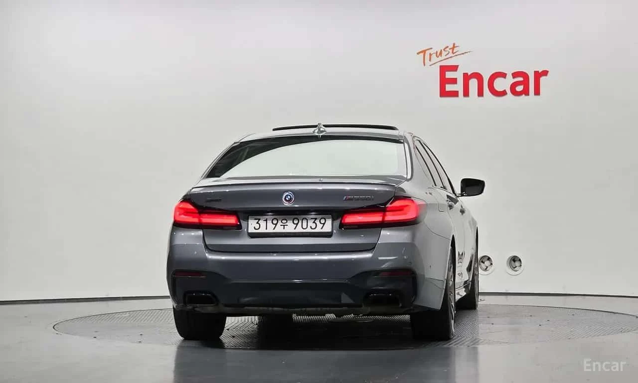 BMW 550 * M550i xDrive * БЕЗ ПЪРВОНАЧАЛНА ВНОСКА, снимка 4 - Автомобили и джипове - 55625700