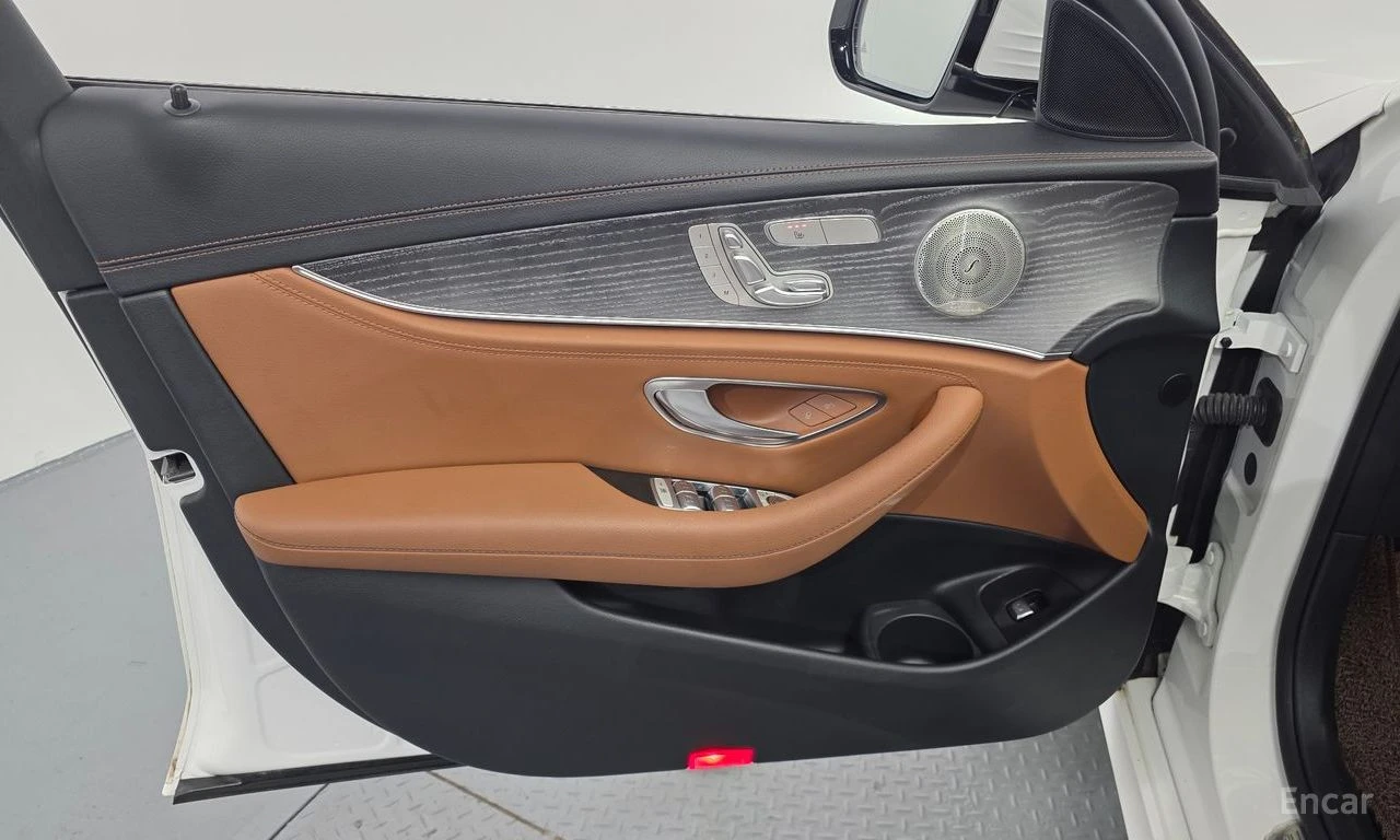 Mercedes-Benz E 350 AMG* LINE* BURMESTER* , снимка 8 - Автомобили и джипове - 56194205
