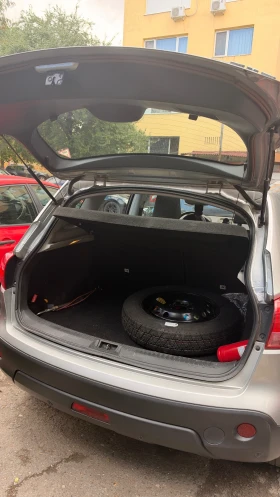 Nissan Qashqai 2.0  и газов инжекцион, снимка 16