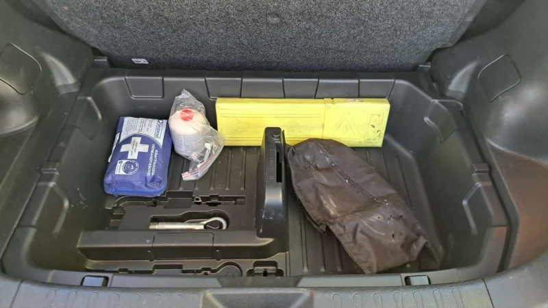 Nissan Juke, снимка 7 - Автомобили и джипове - 52240830