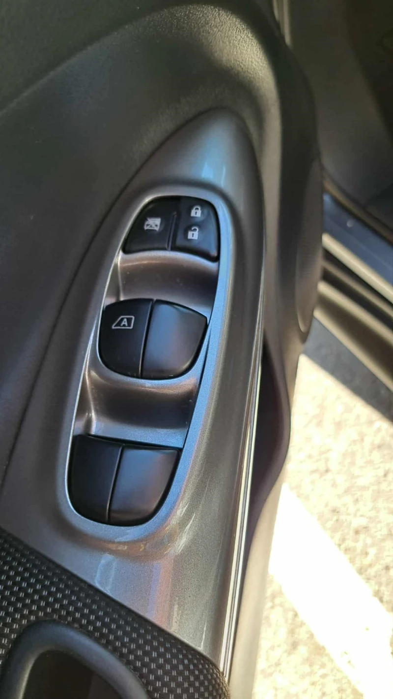 Nissan Juke, снимка 12 - Автомобили и джипове - 52240830