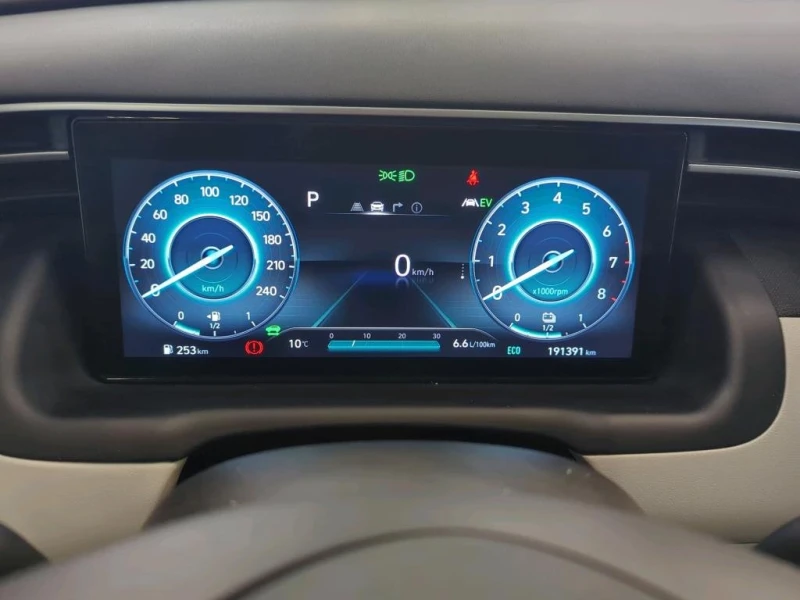 Hyundai Tucson 1.6 T-GDI Premium, снимка 15 - Автомобили и джипове - 52490188