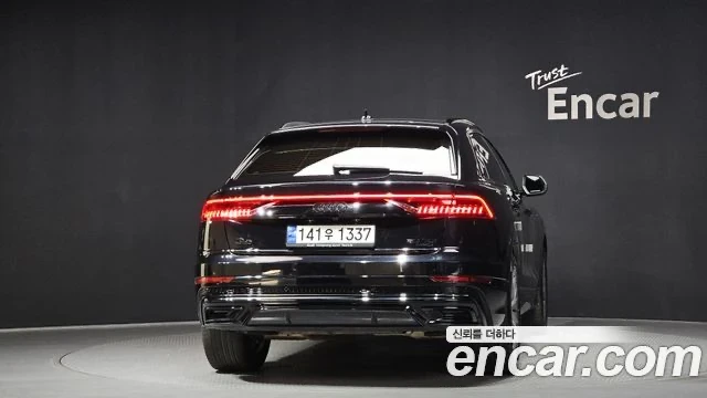 Audi Q8, снимка 3 - Автомобили и джипове - 53716766