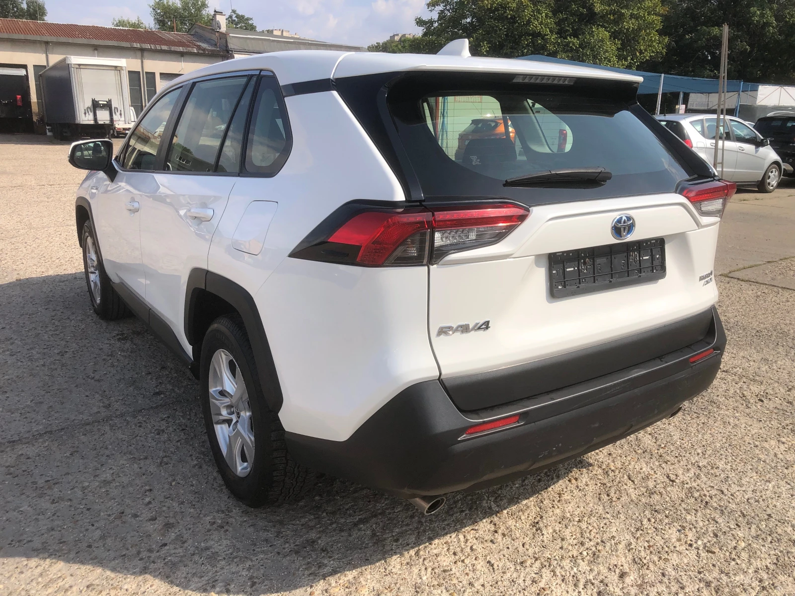 Toyota Rav4 2.5 HYBRID AWDI - изображение 7