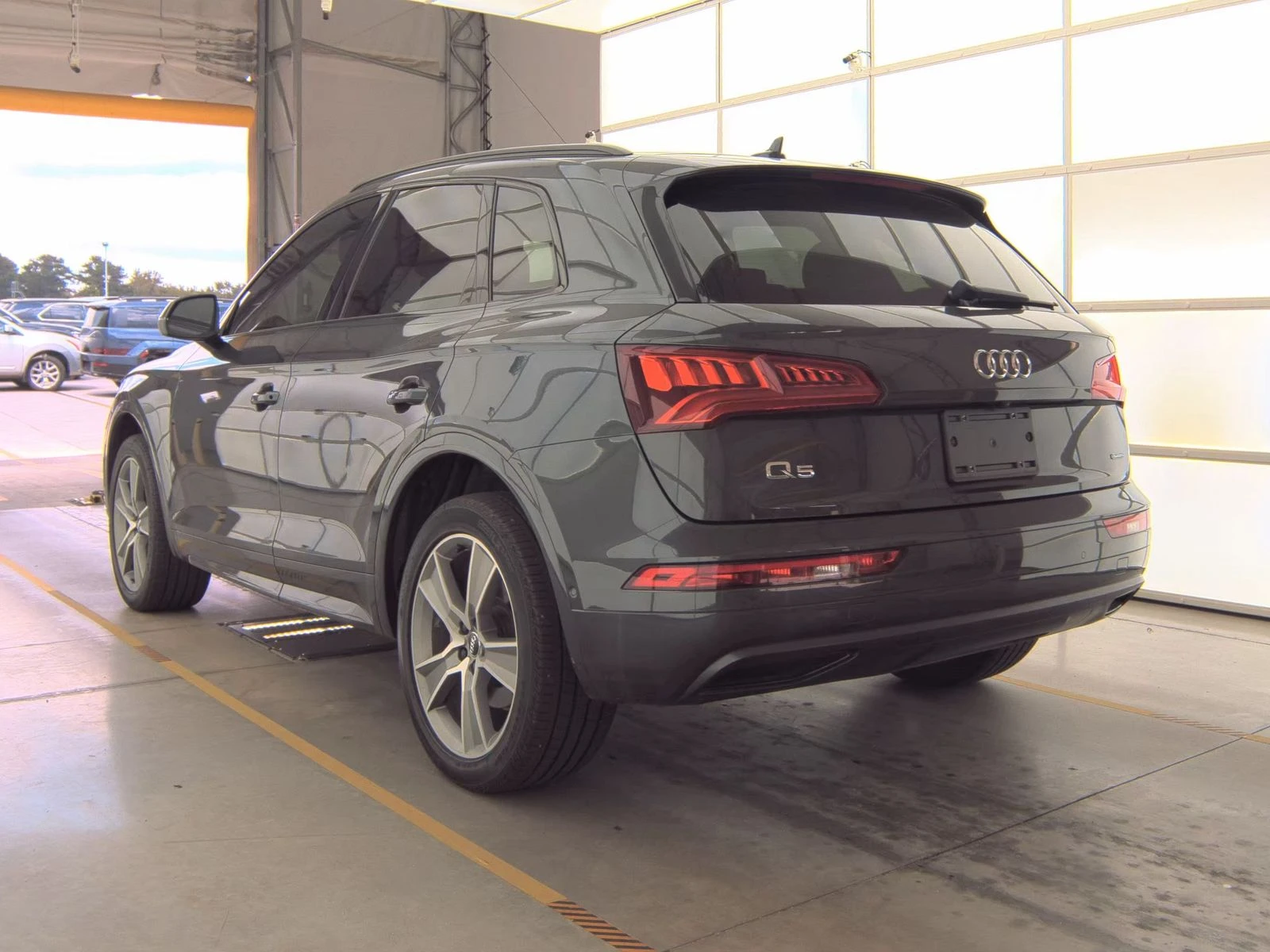Audi Q5 PRESTIGE DIGITAL/ОБДУХВАНЕ/ПАНО/HEAD-UP/B&O - изображение 4