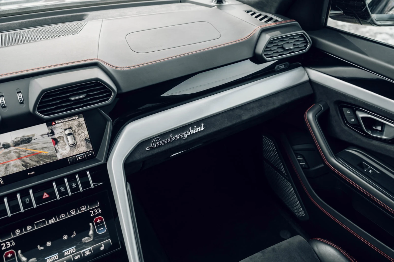 Lamborghini Urus С РЕГИСТРАЦИЯ & АВТО КРЕДИТ, снимка 15 - Автомобили и джипове - 53751016