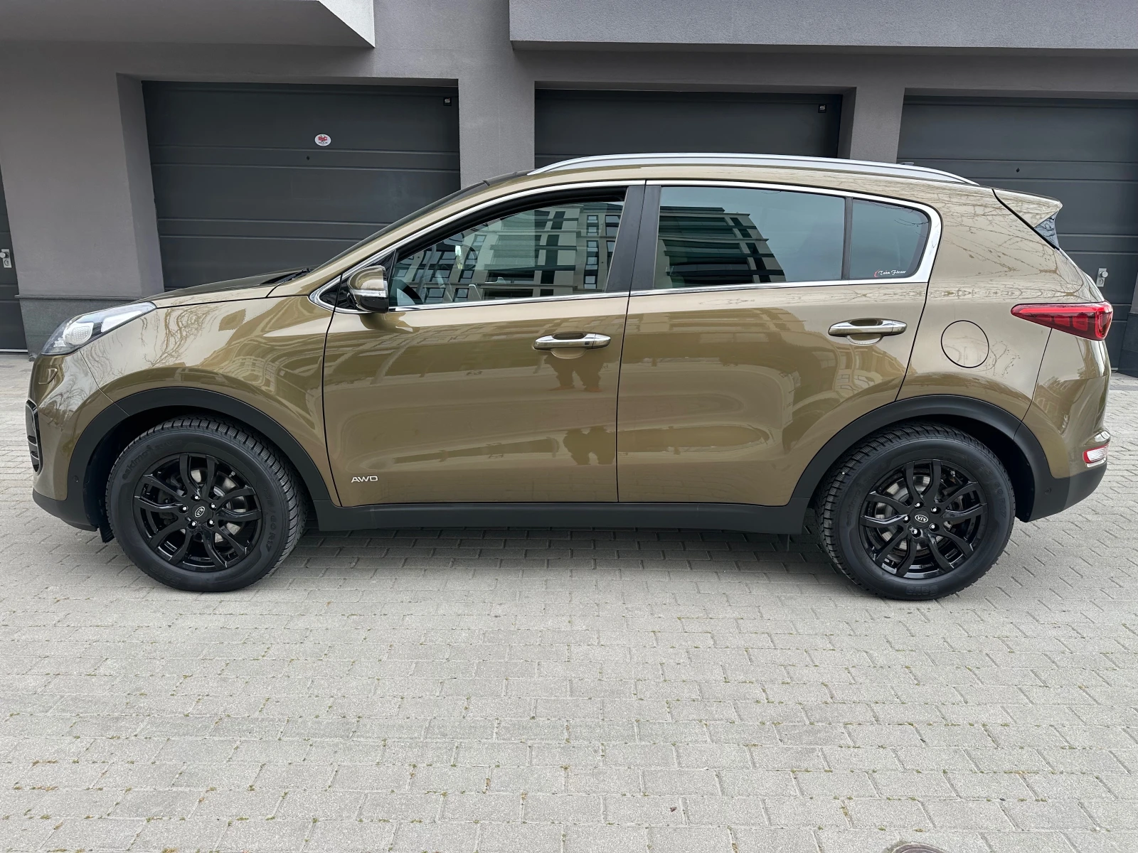 Kia Sportage 2.0CRDI Platinum Edition LUX, снимка 7 - Автомобили и джипове - 53853845