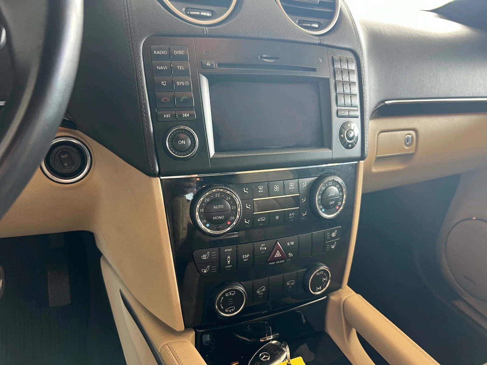 Mercedes-Benz GL 450 Германия перфект, снимка 16 - Автомобили и джипове - 54572413
