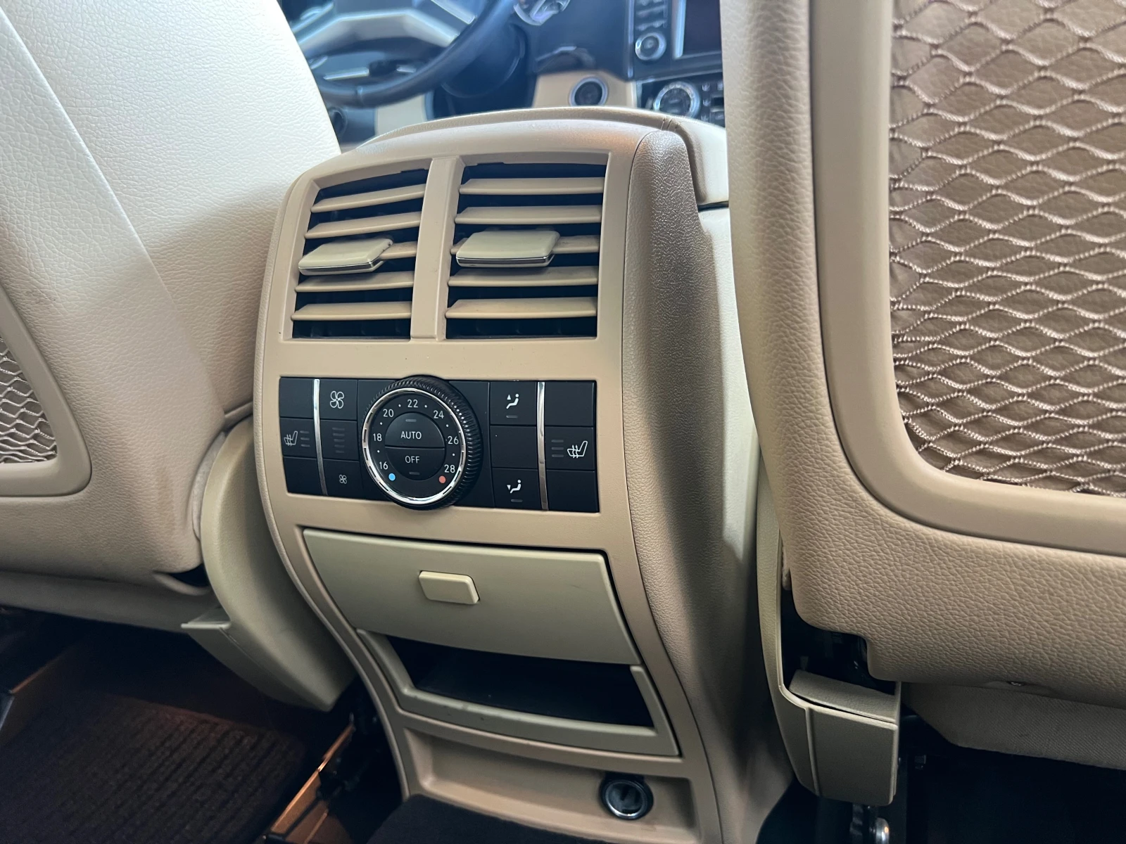 Mercedes-Benz GL 450 Германия перфект, снимка 13 - Автомобили и джипове - 54572413