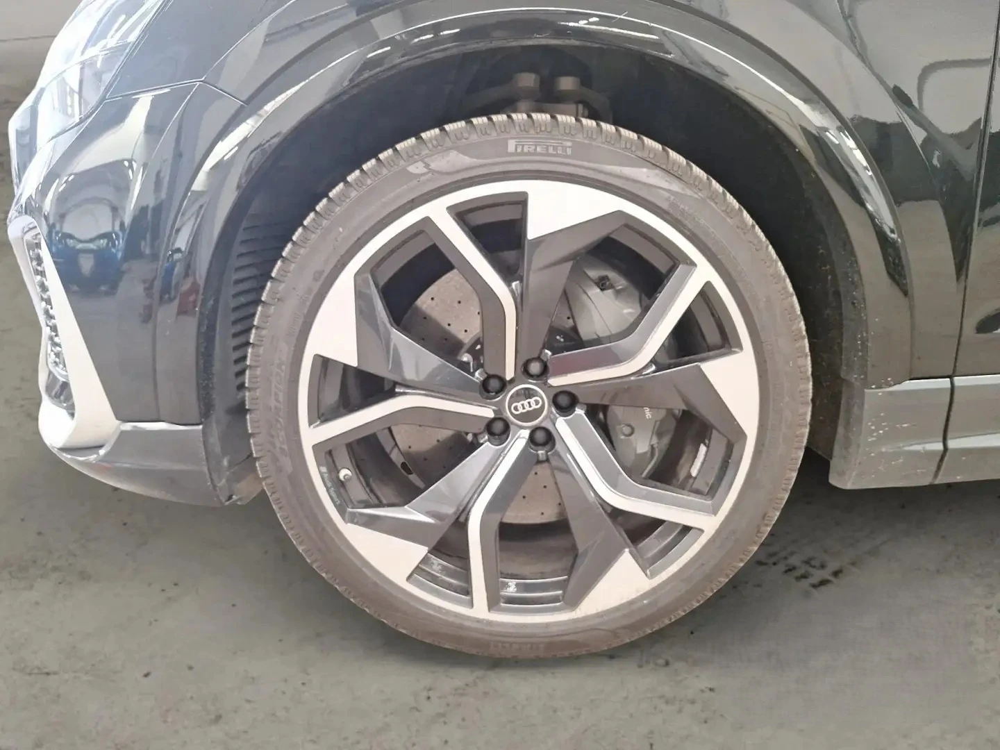 Audi RSQ8 4.0 V8 TFSI Quattro, снимка 9 - Автомобили и джипове - 55108664