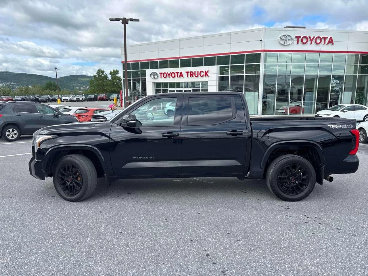 Toyota Tundra * 4x4 Crewmax * CARFAX * ��� ������������ ������ | Mobile.bg � ����������� 2