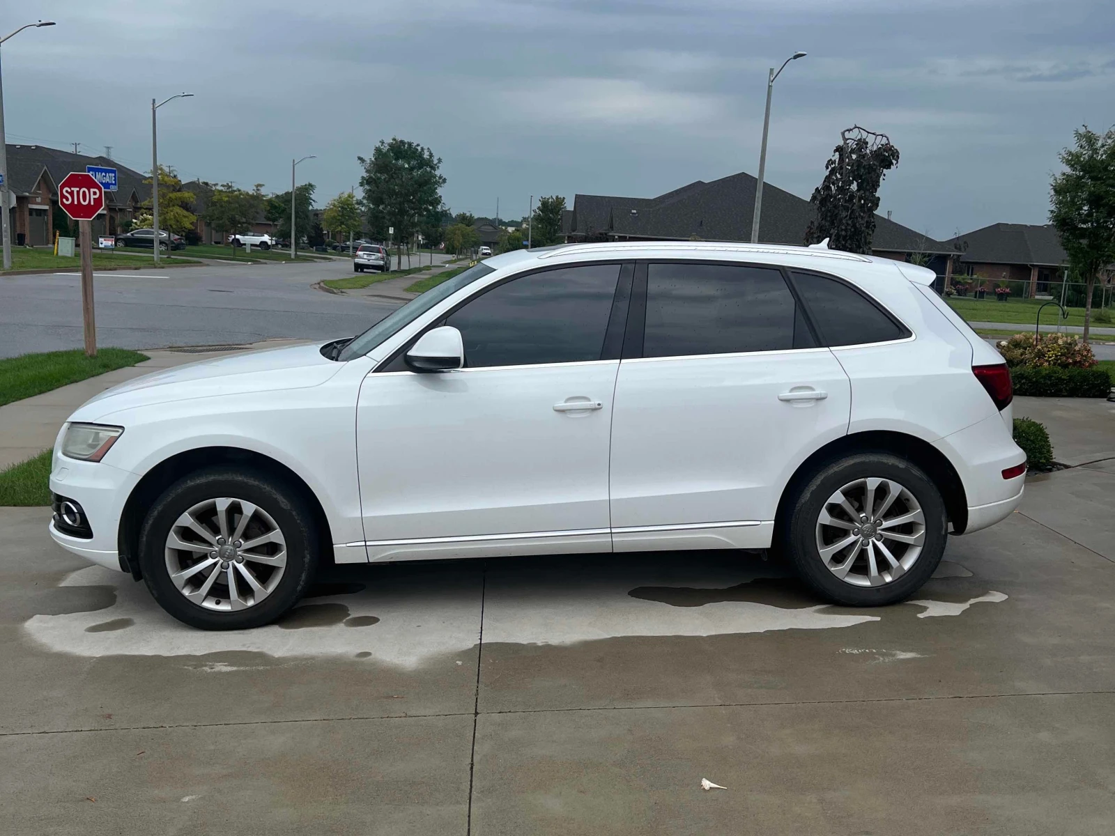 Audi Q5 * 2.0L Premium * CARFAX * ОПЦИЯ ЗА ФИНАНСИРАНЕ, снимка 17 - Автомобили и джипове - 56081453