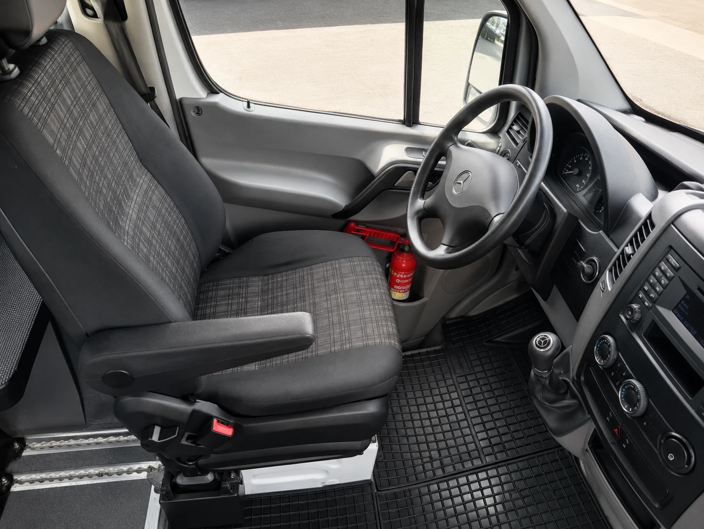 Mercedes-Benz Sprinter 311 Климатизация Проект ECO MAX 6000, снимка 10 - Бусове и автобуси - 55340121