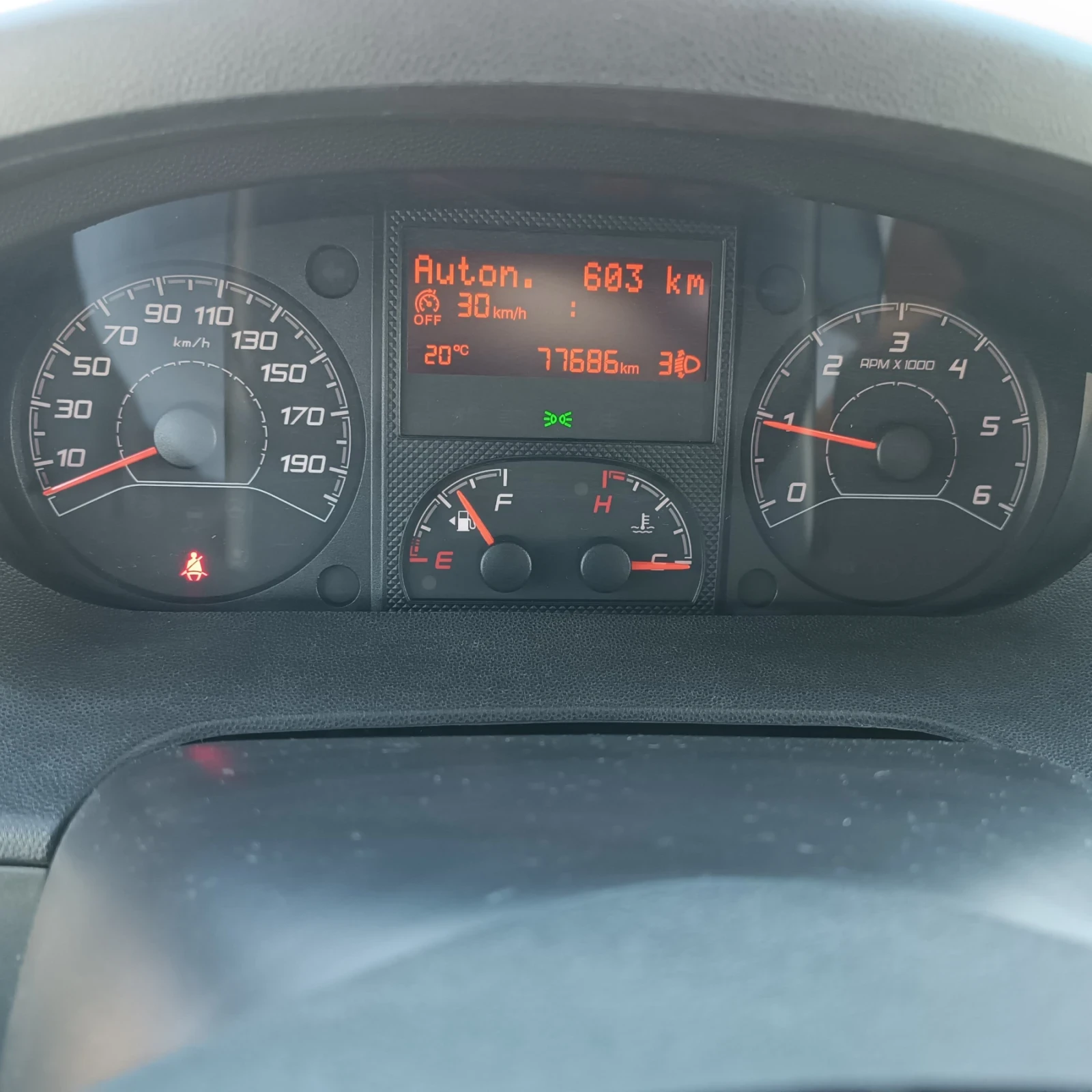 Кемпер Pilote Pilote P650, снимка 5 - Каравани и кемпери - 56330922