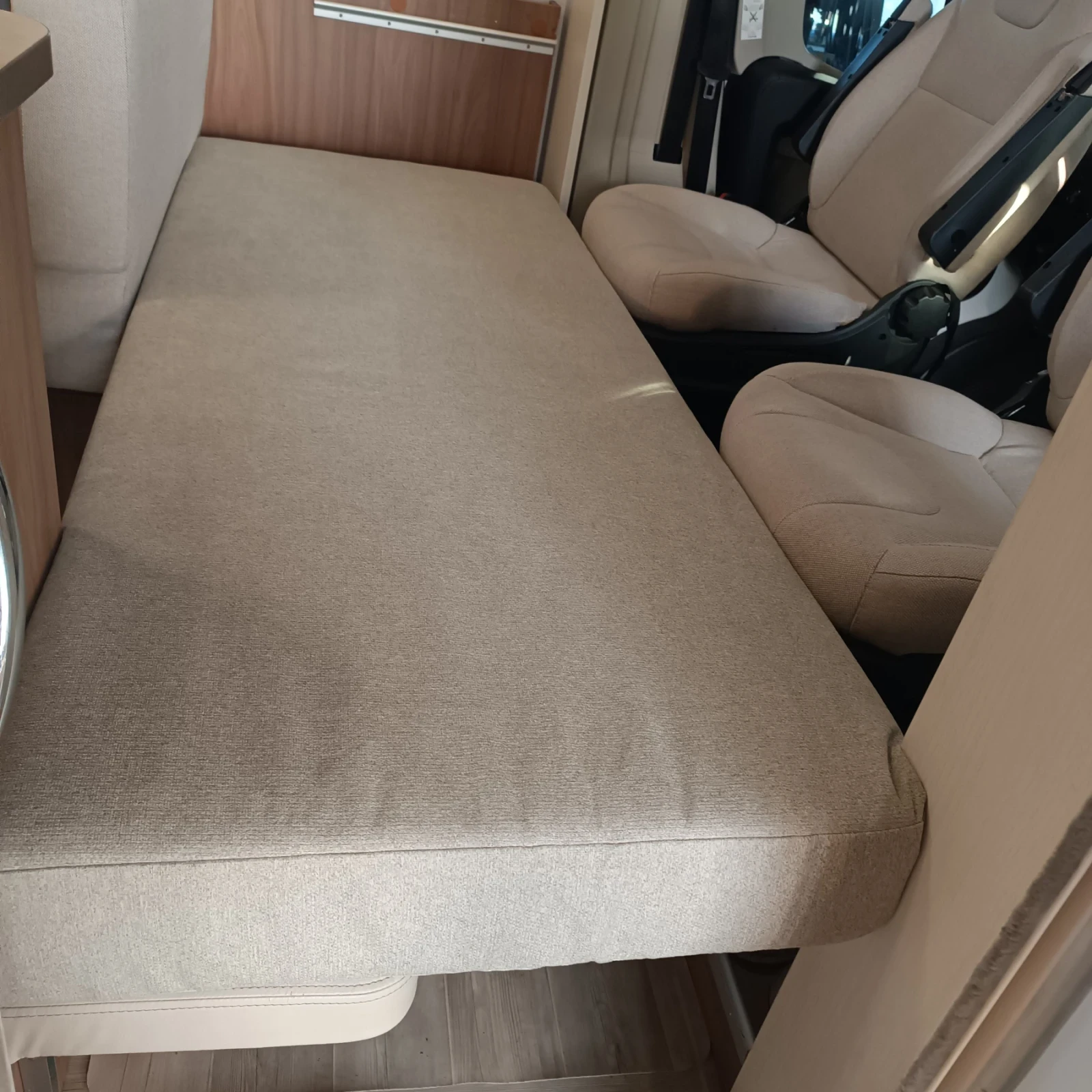 Кемпер Pilote Pilote P650, снимка 13 - Каравани и кемпери - 56330922