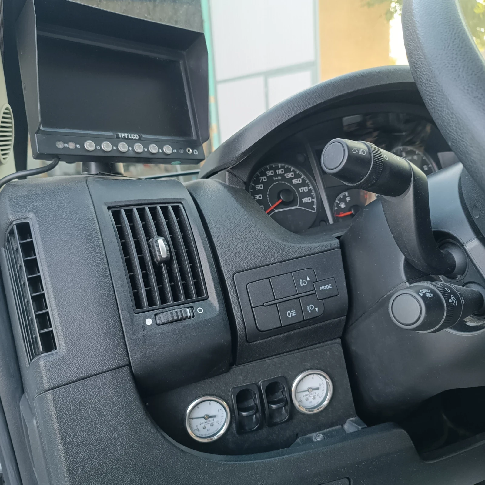 Кемпер Pilote Pilote P650, снимка 15 - Каравани и кемпери - 56330922
