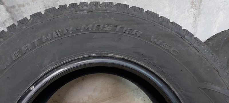 Гуми Зимни 255/70R16, снимка 6 - Гуми и джанти - 31257753