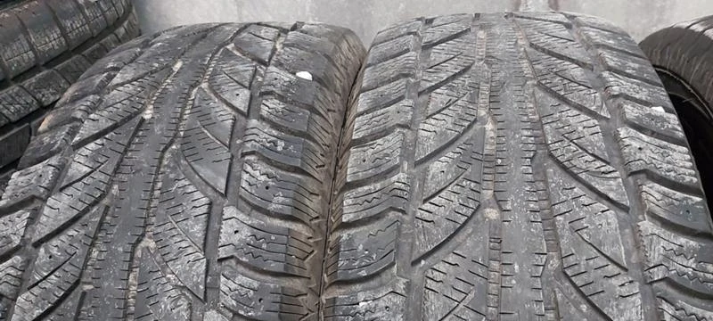 Гуми Зимни 255/70R16, снимка 1 - Гуми и джанти - 31257753