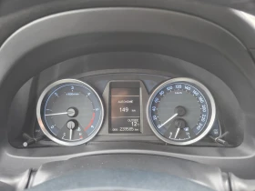 Toyota Auris 2.0 D4D KeyLess Go Navi Камера Кожа, снимка 15