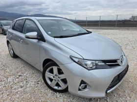 Toyota Auris 2.0 D4D KeyLess Go Navi Камера Кожа, снимка 3