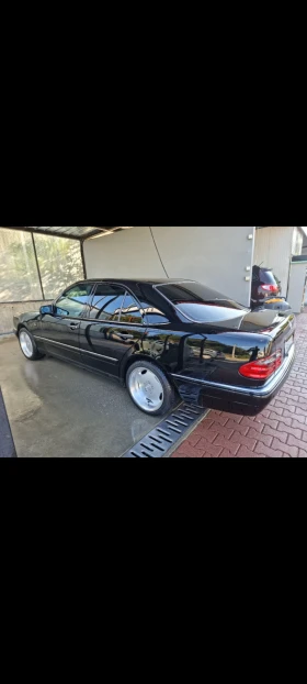 Mercedes-Benz E 280 Седан, снимка 1