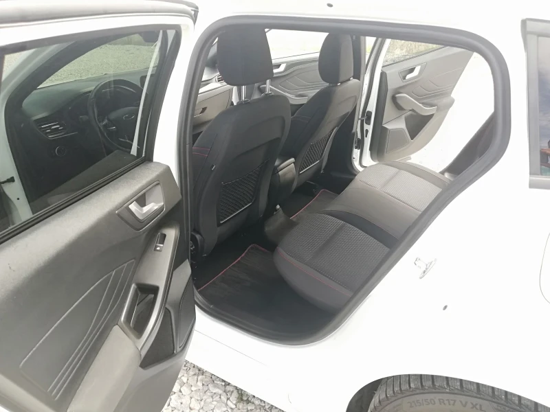 Ford Focus 2.0 AVT KLI NAVI ST LINE, снимка 11 - Автомобили и джипове - 51216407