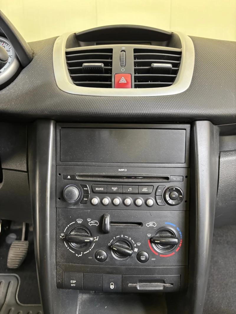 Peugeot 207, снимка 14 - Автомобили и джипове - 52870032