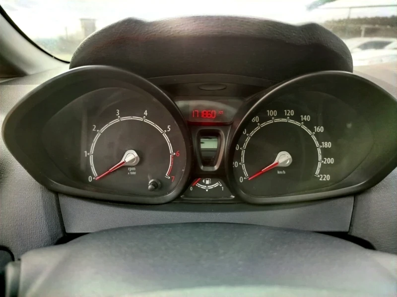 Ford Fiesta 1.4 Бензин* Автомат* ТОП, снимка 17 - Автомобили и джипове - 53063941