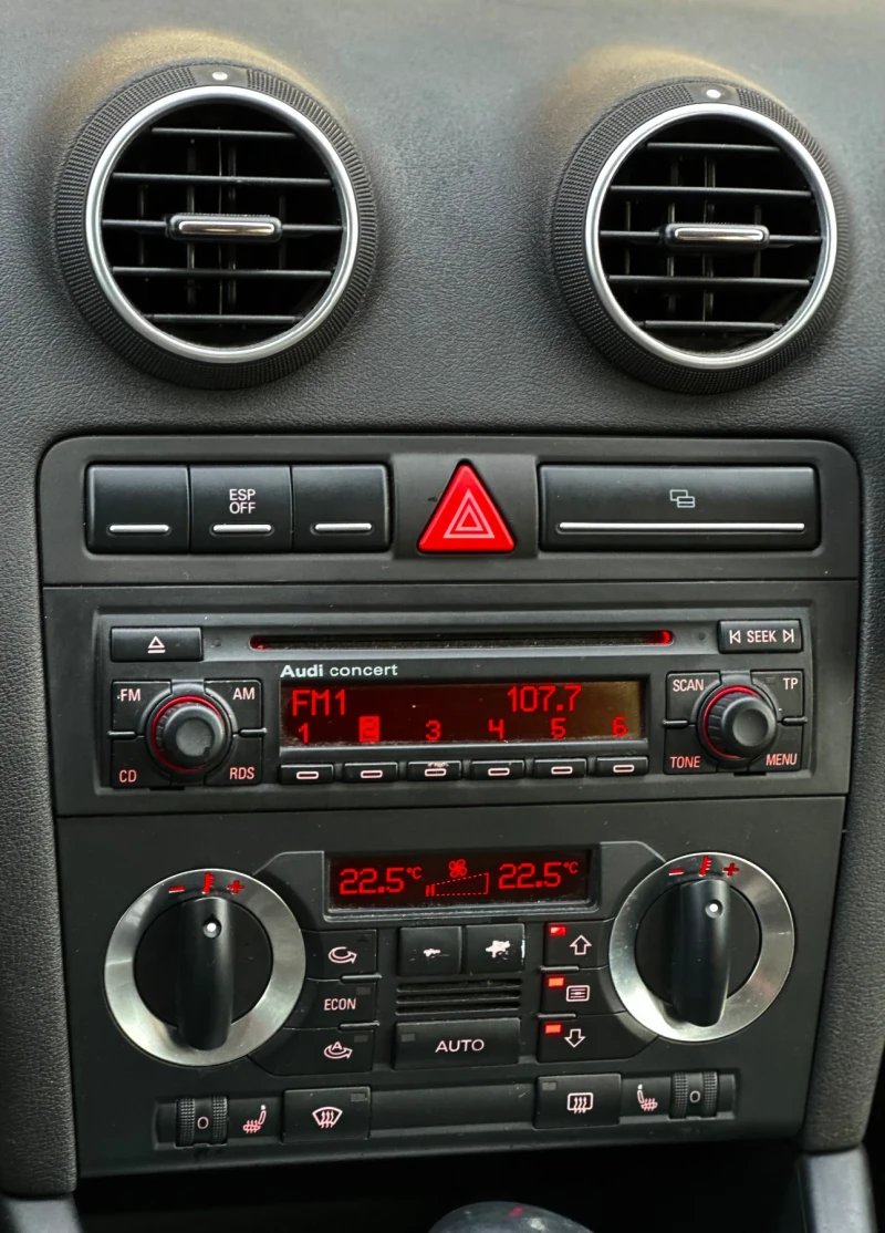 Audi A3 Sportback/2.0tdi/АЛКАНТАРА/ КОЖА/ АВТОМАТ, снимка 12 - Автомобили и джипове - 53359912