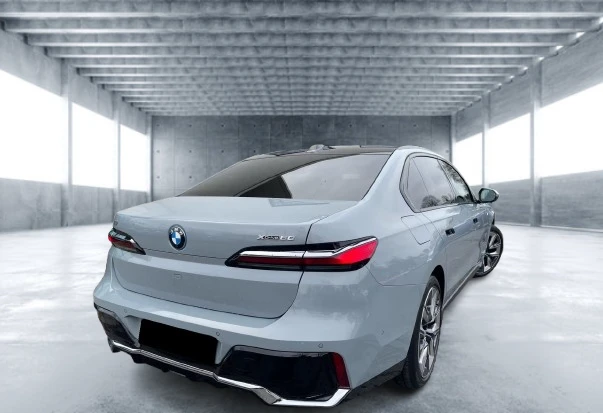 BMW i7 M60 xDrive = Shadow Line = Гаранция, снимка 2 - Автомобили и джипове - 54371925