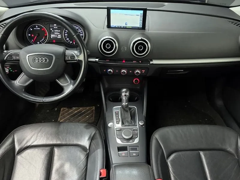 Audi A3 1.6 TDI, снимка 13 - Автомобили и джипове - 54971442