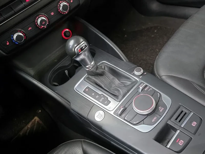 Audi A3 1.6 TDI, снимка 17 - Автомобили и джипове - 54971442
