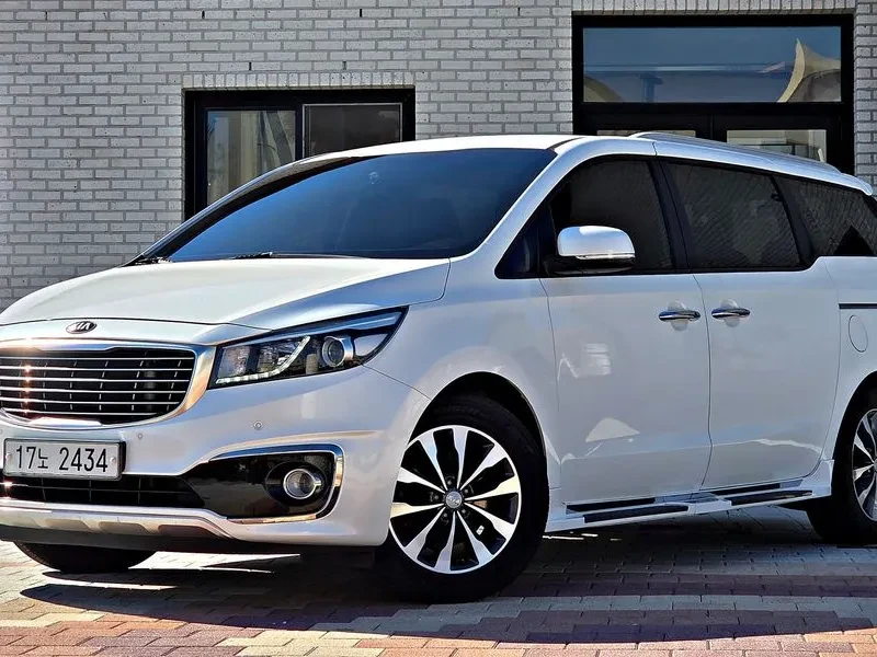 Kia Carnival 2.2D 9-Seater Luxury
