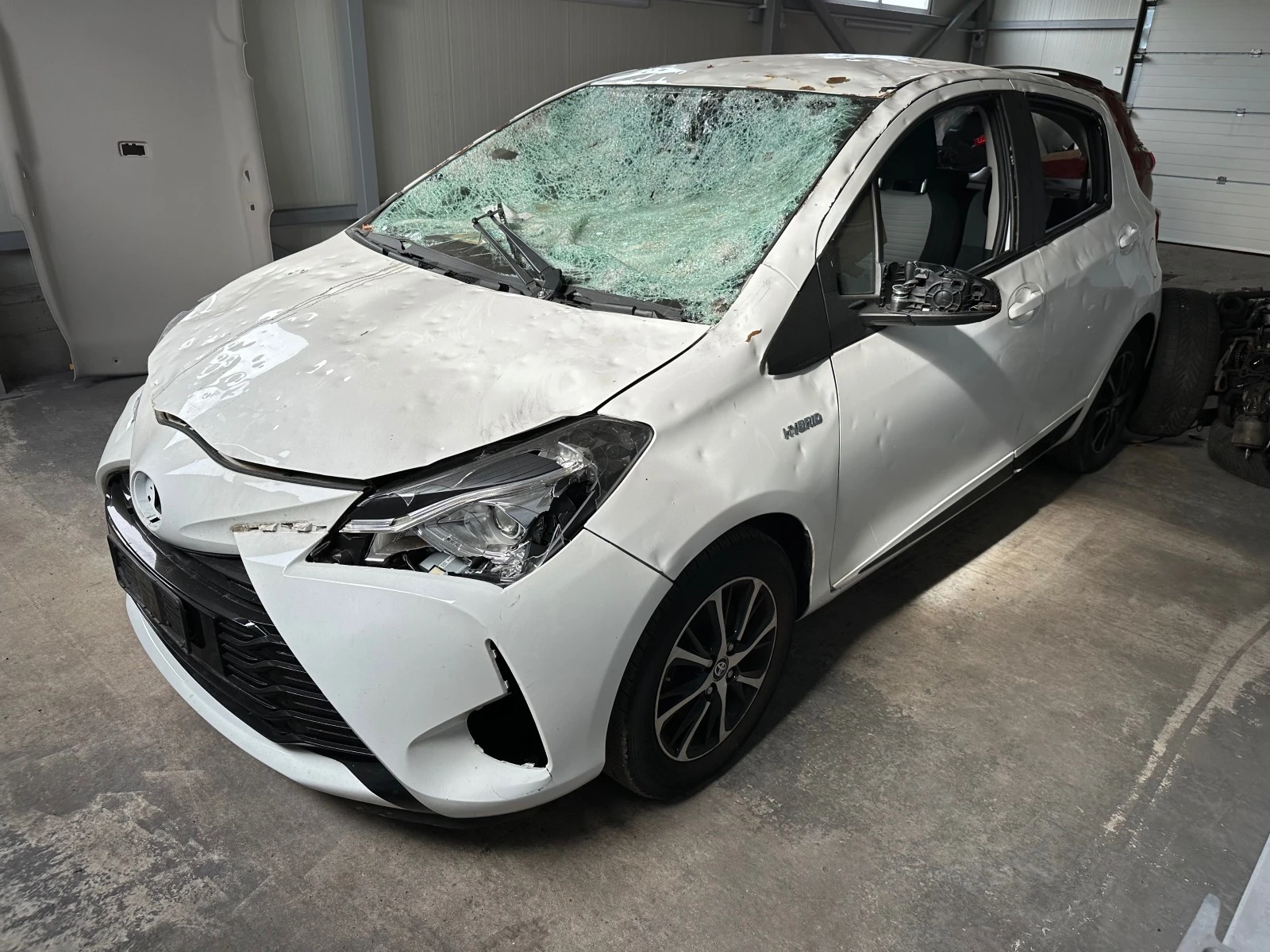 Toyota Yaris 1.5-Хибрид-12хл.км, снимка 1