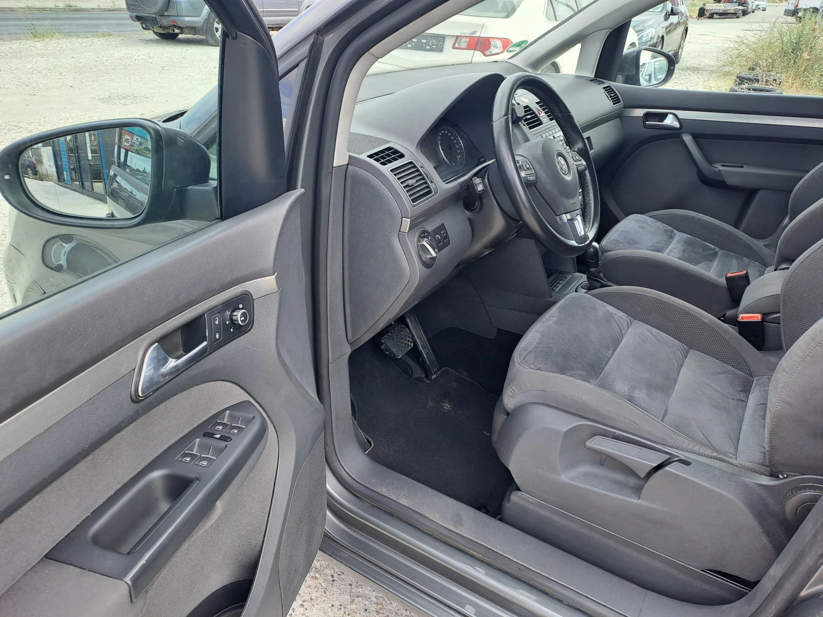VW Touran 2, 0TDI, 170кс, DSG - изображение 7