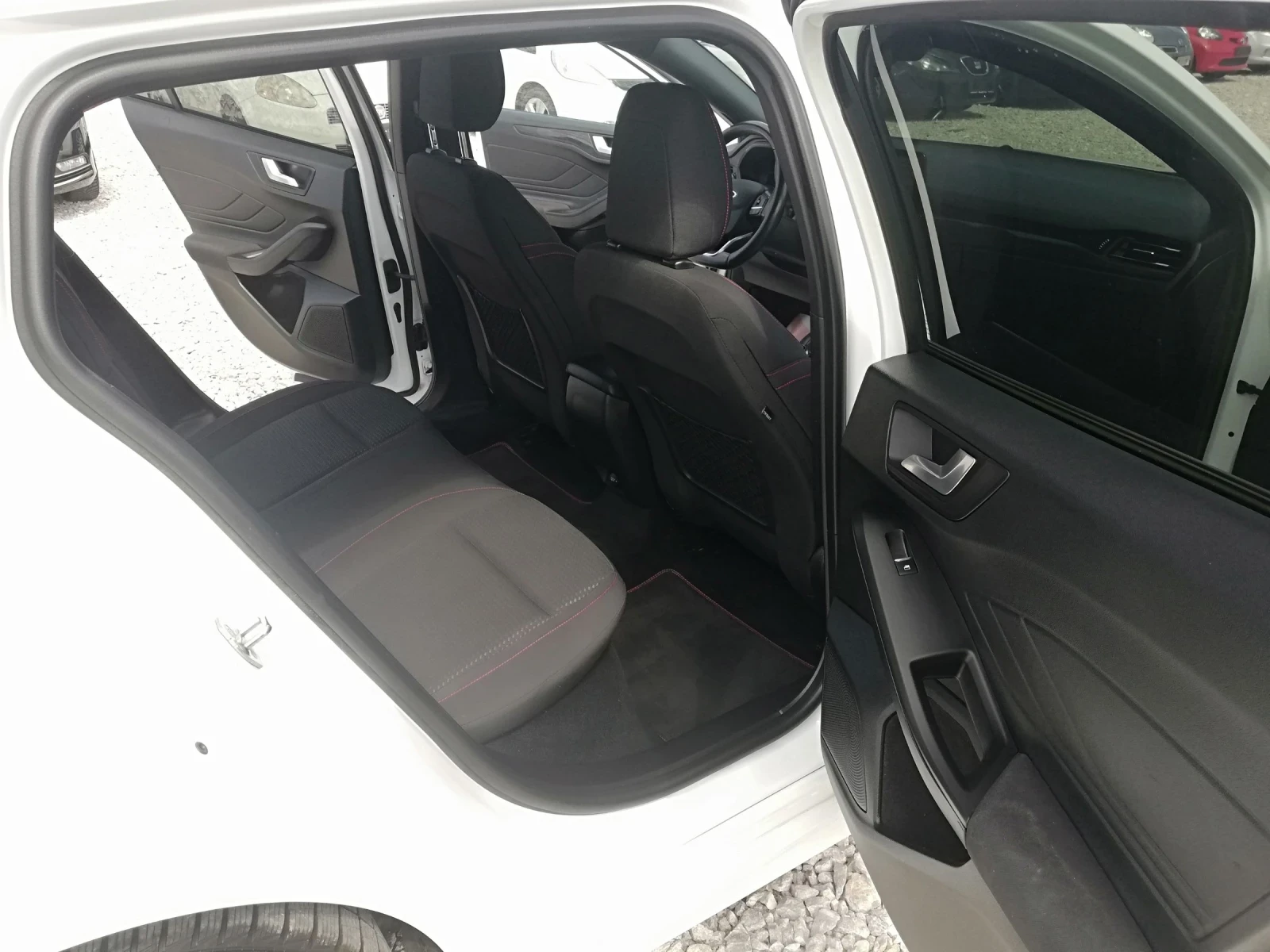 Ford Focus 2.0 AVT KLI NAVI ST LINE | Mobile.bg   13