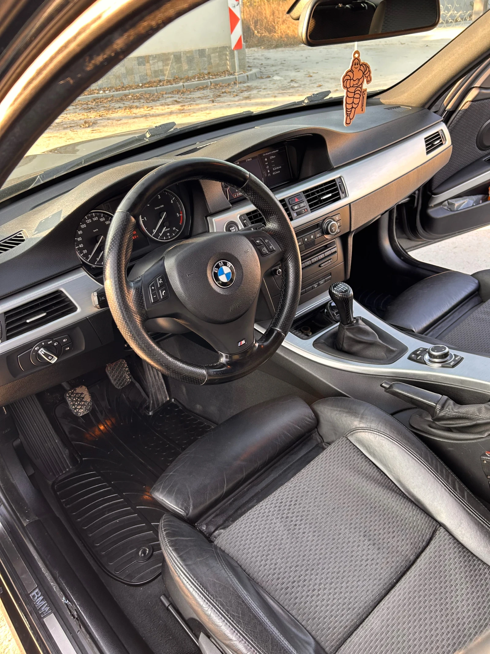 BMW 320  - изображение 6