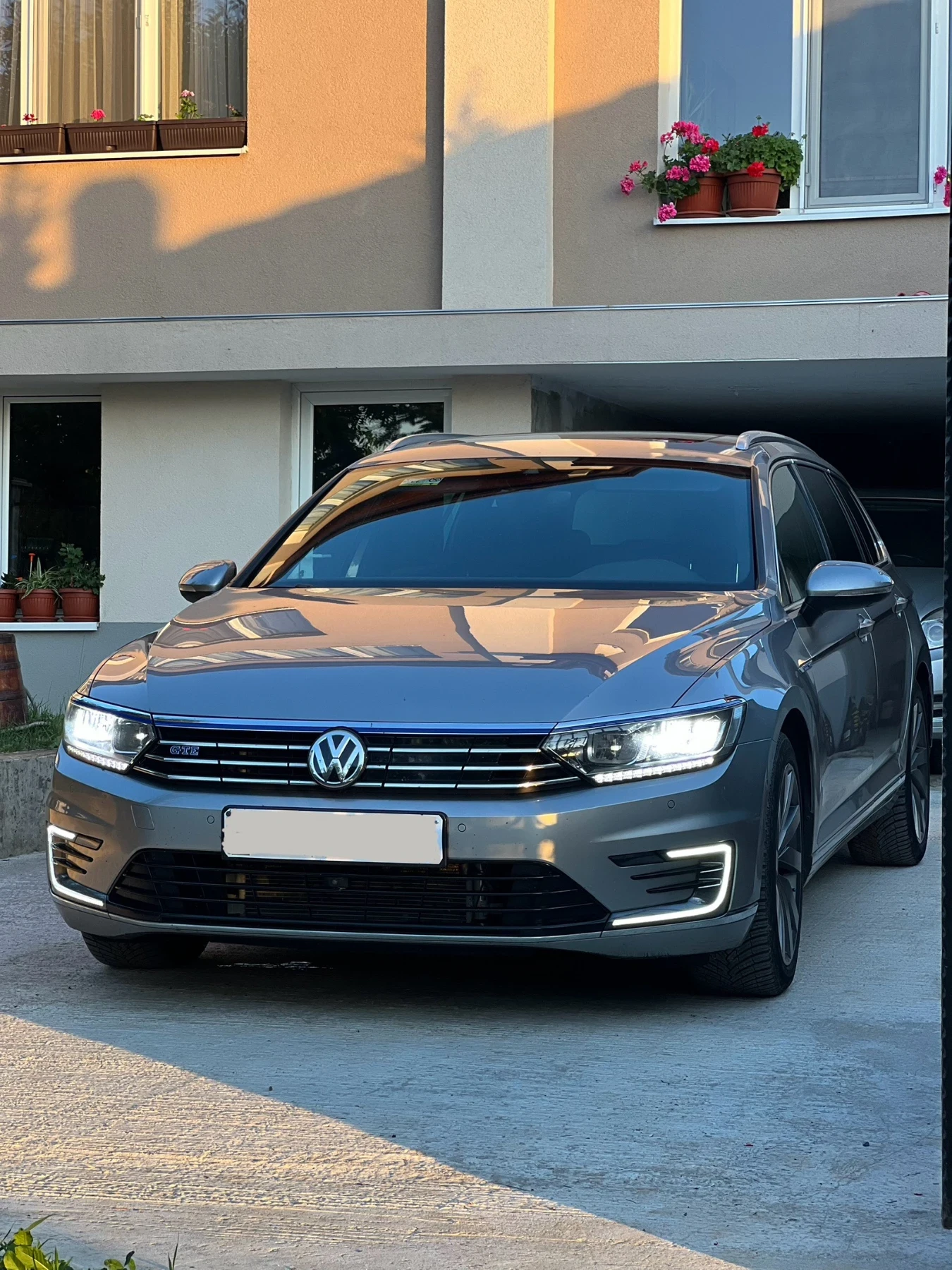 VW Passat GTE Plug-In Hybrid | Mobile.bg   1