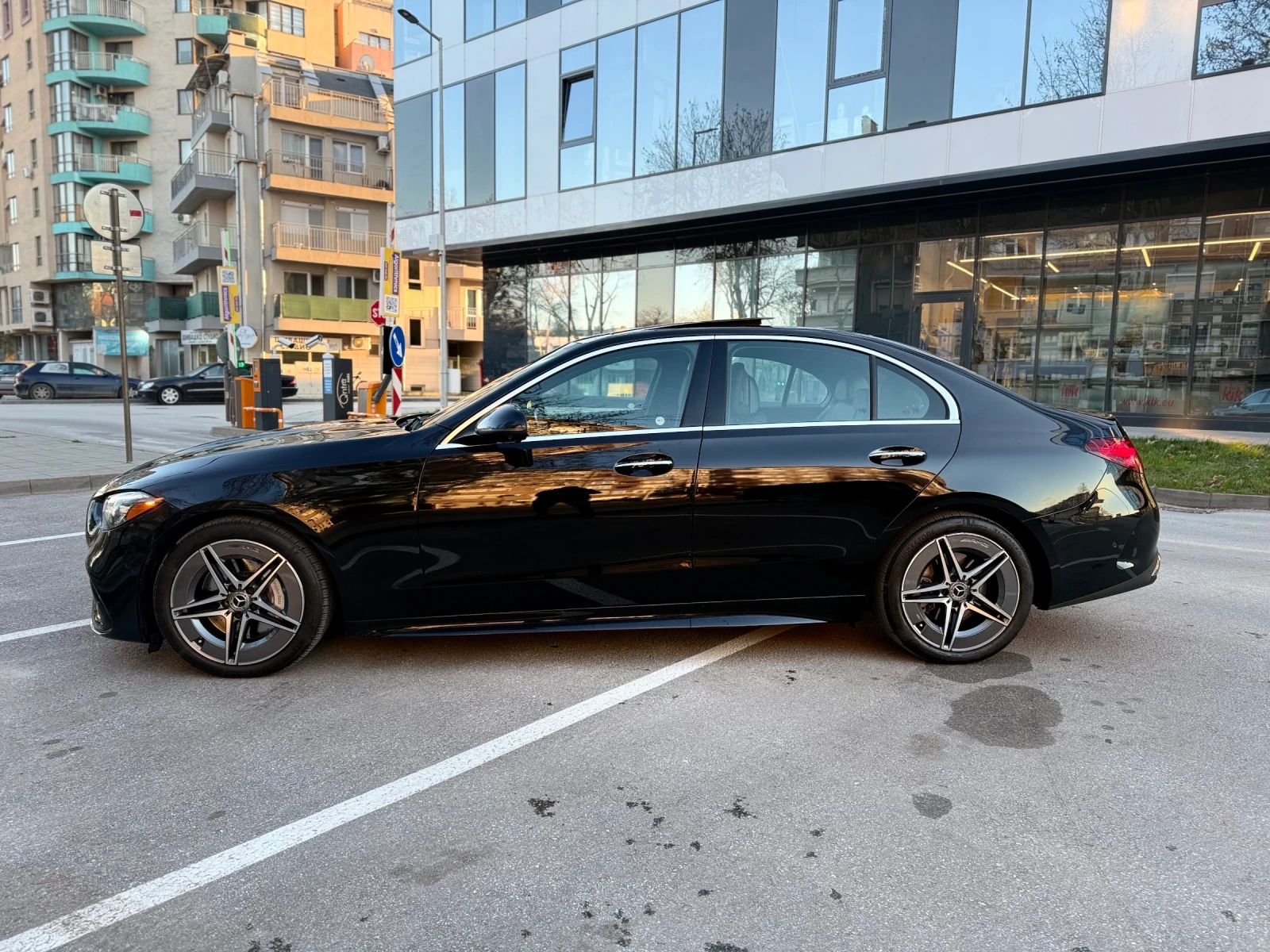 Mercedes-Benz C 300 4x4 Distr Panor AMG Pak headUp 26000km 360kameri | Mobile.bg � ����������� 6