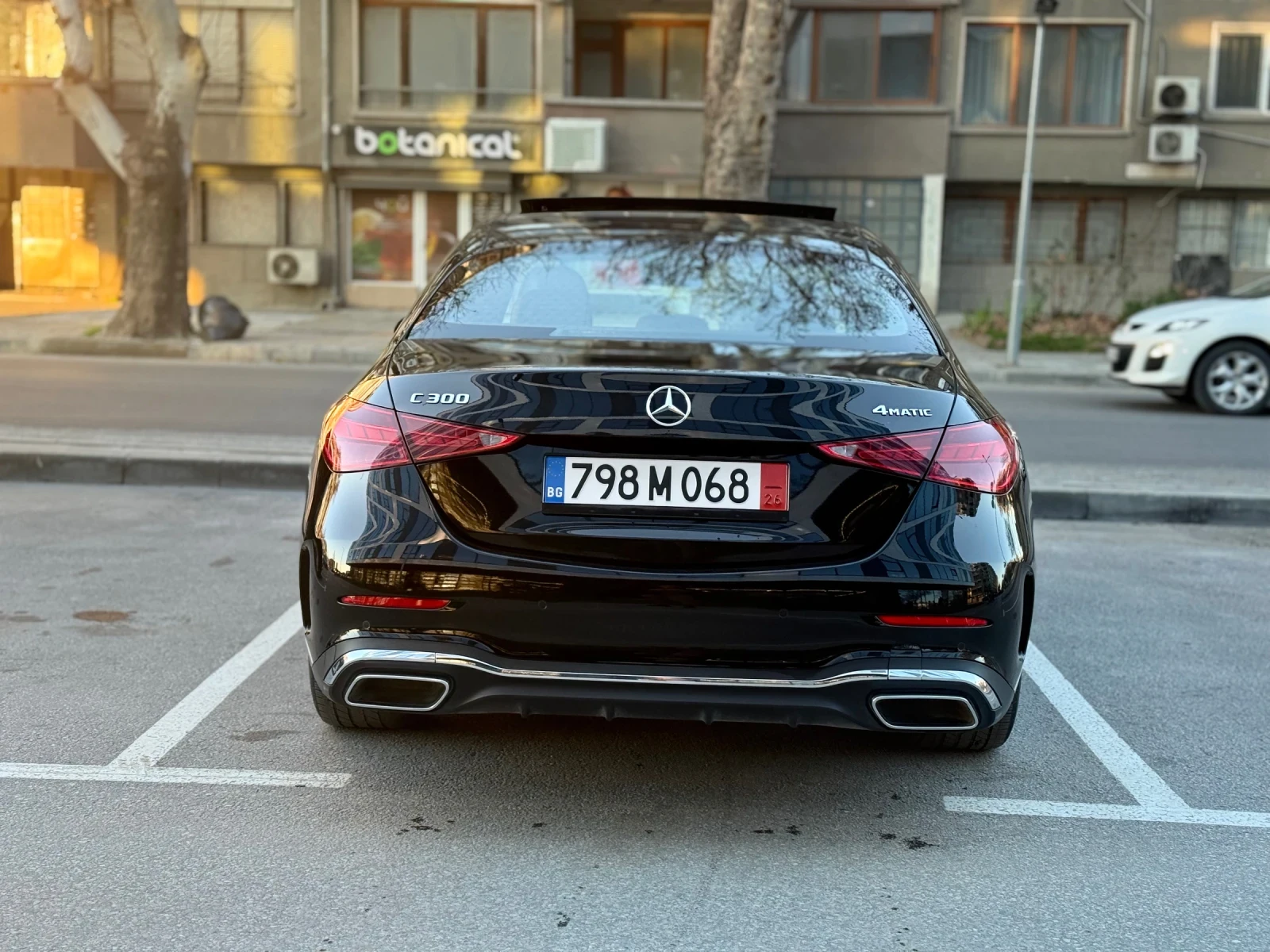 Mercedes-Benz C 300 4x4 Distr Panor AMG Pak headUp 26000km 360kameri | Mobile.bg � ����������� 5