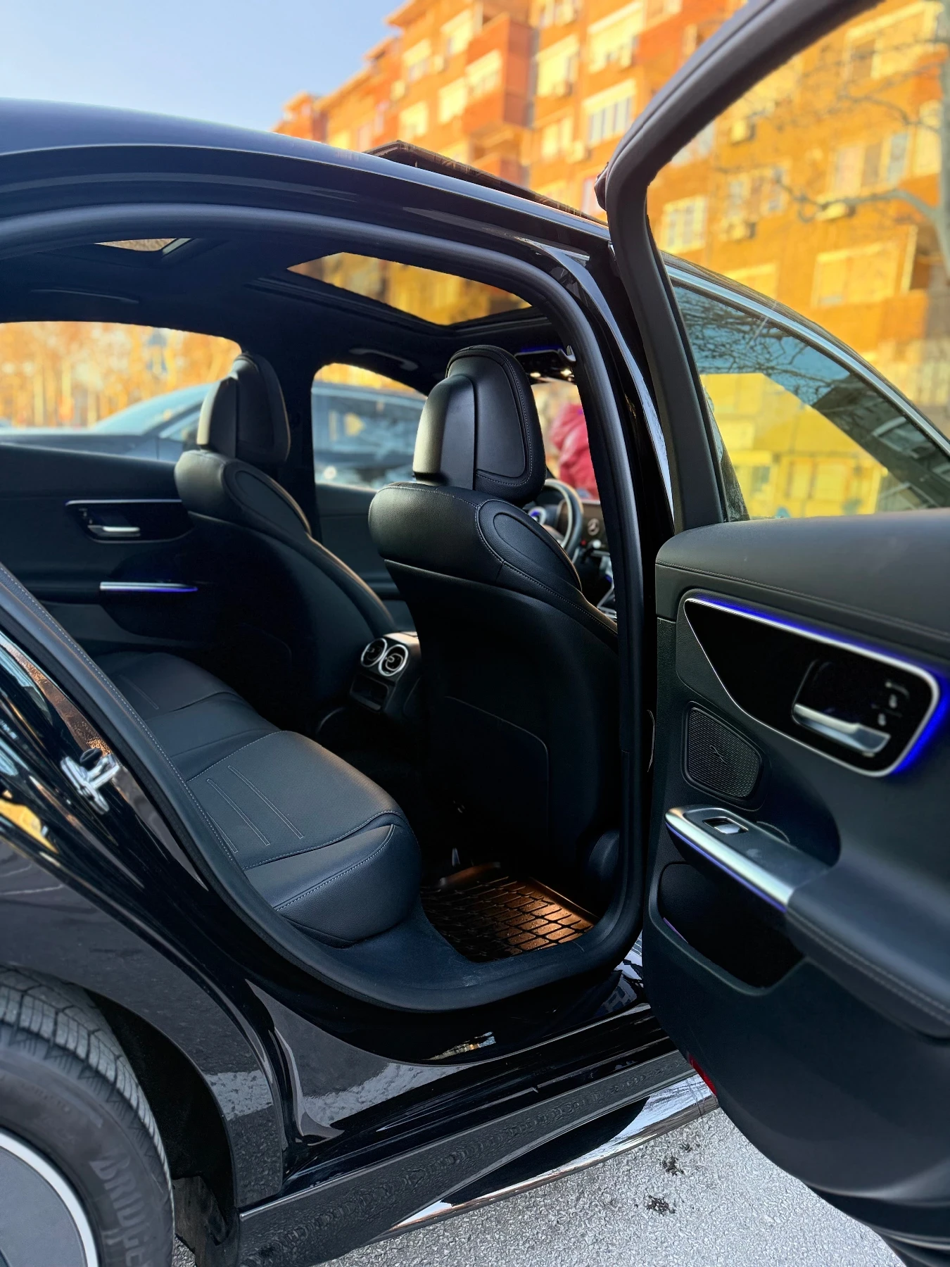 Mercedes-Benz C 300 4x4 Distr Panor AMG Pak headUp 26000km 360kameri | Mobile.bg � ����������� 13