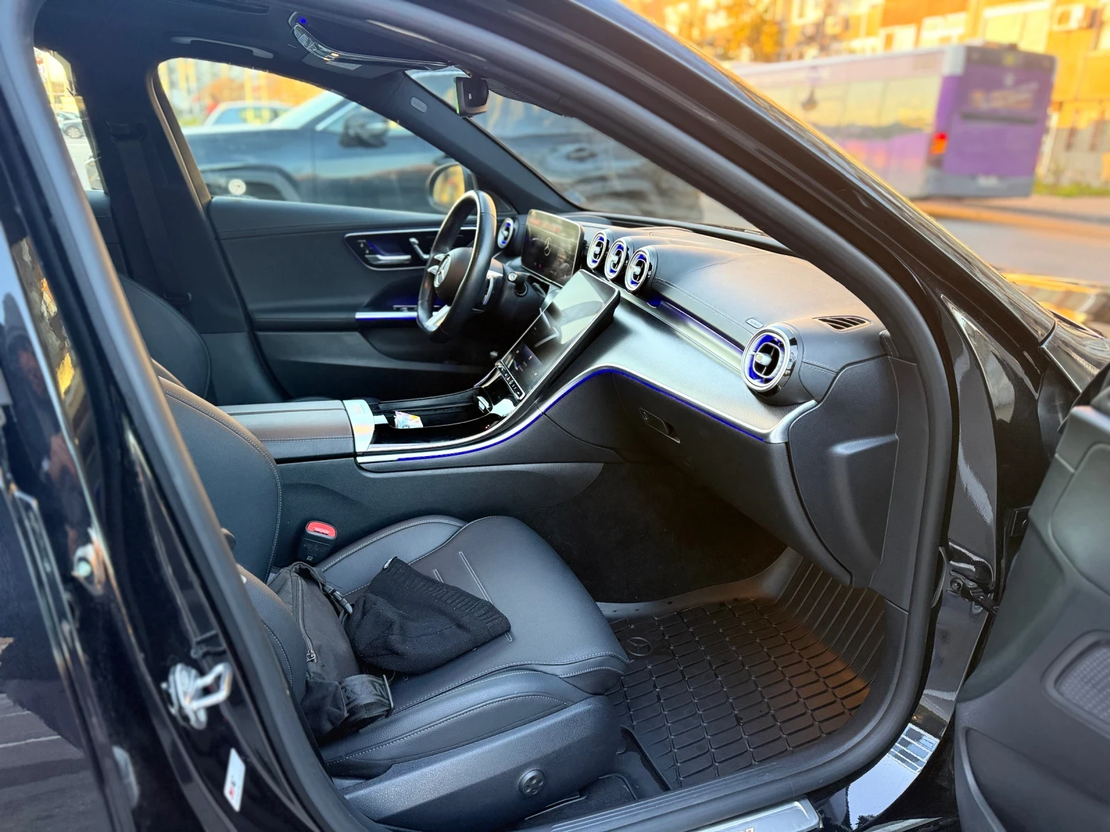 Mercedes-Benz C 300 4x4 Distr Panor AMG Pak headUp 26000km 360kameri | Mobile.bg � ����������� 11