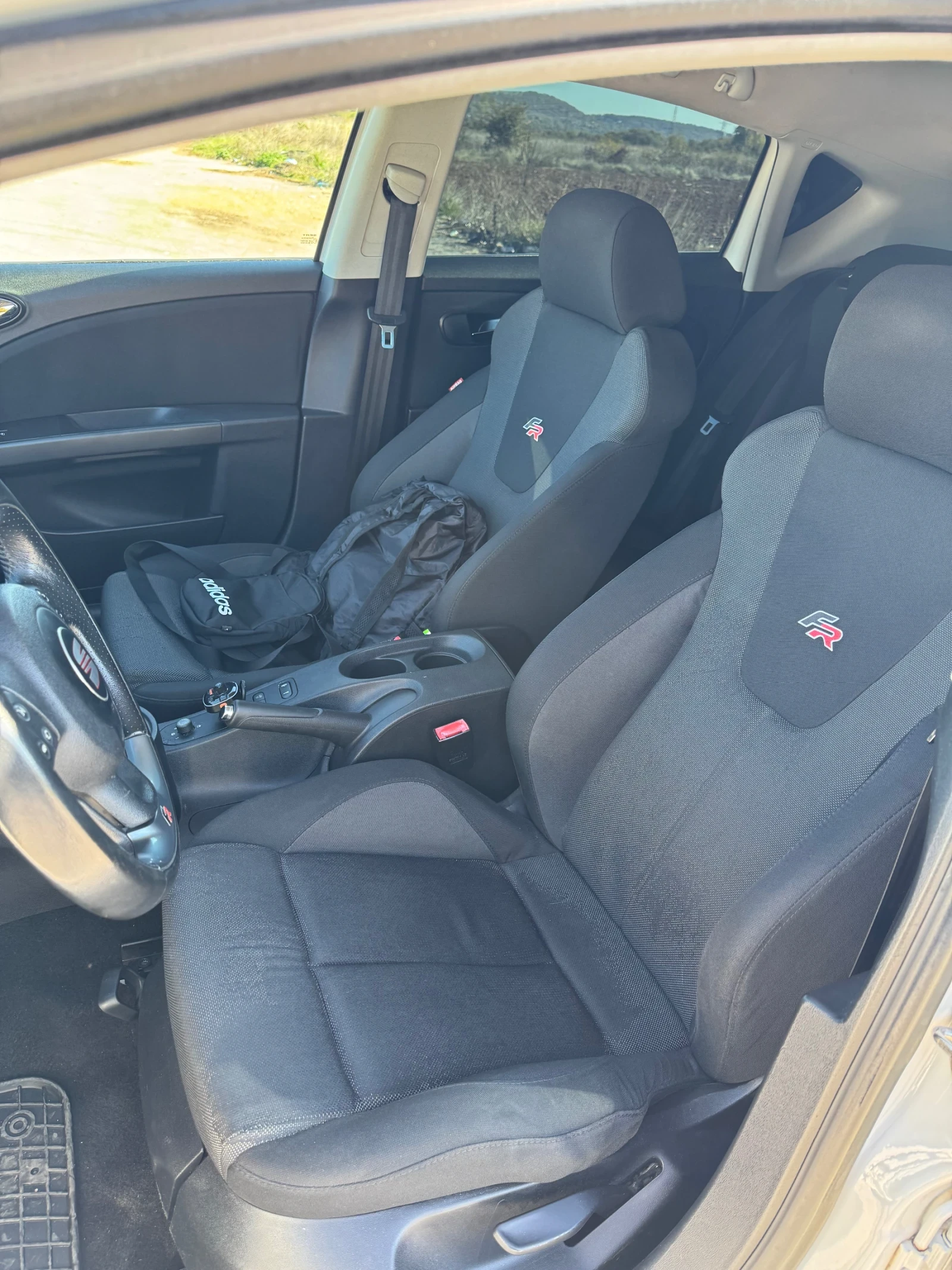 Seat Leon 2.0 TDI, снимка 7 - Автомобили и джипове - 53777209