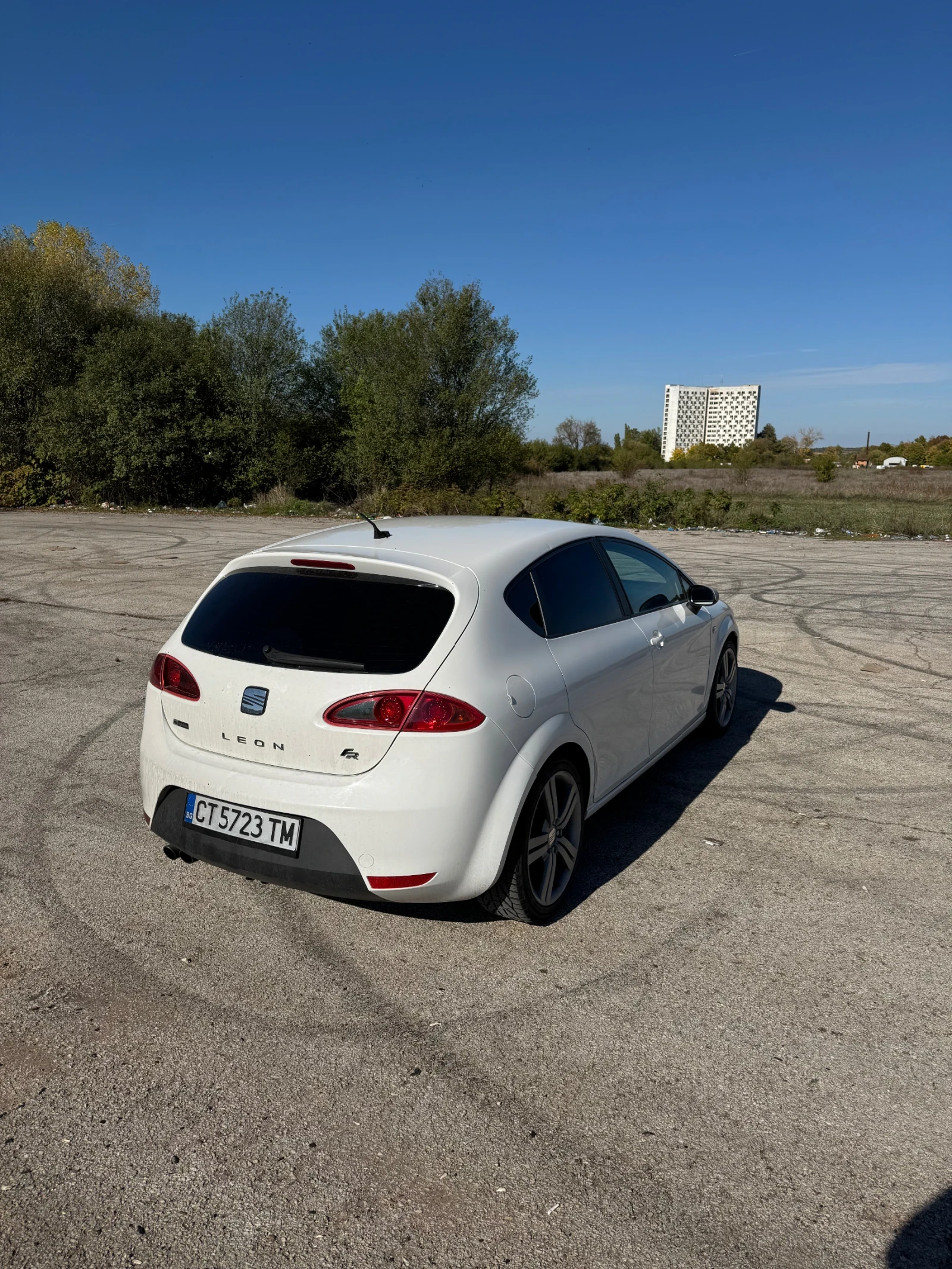Seat Leon 2.0 TDI, снимка 6 - Автомобили и джипове - 53777209
