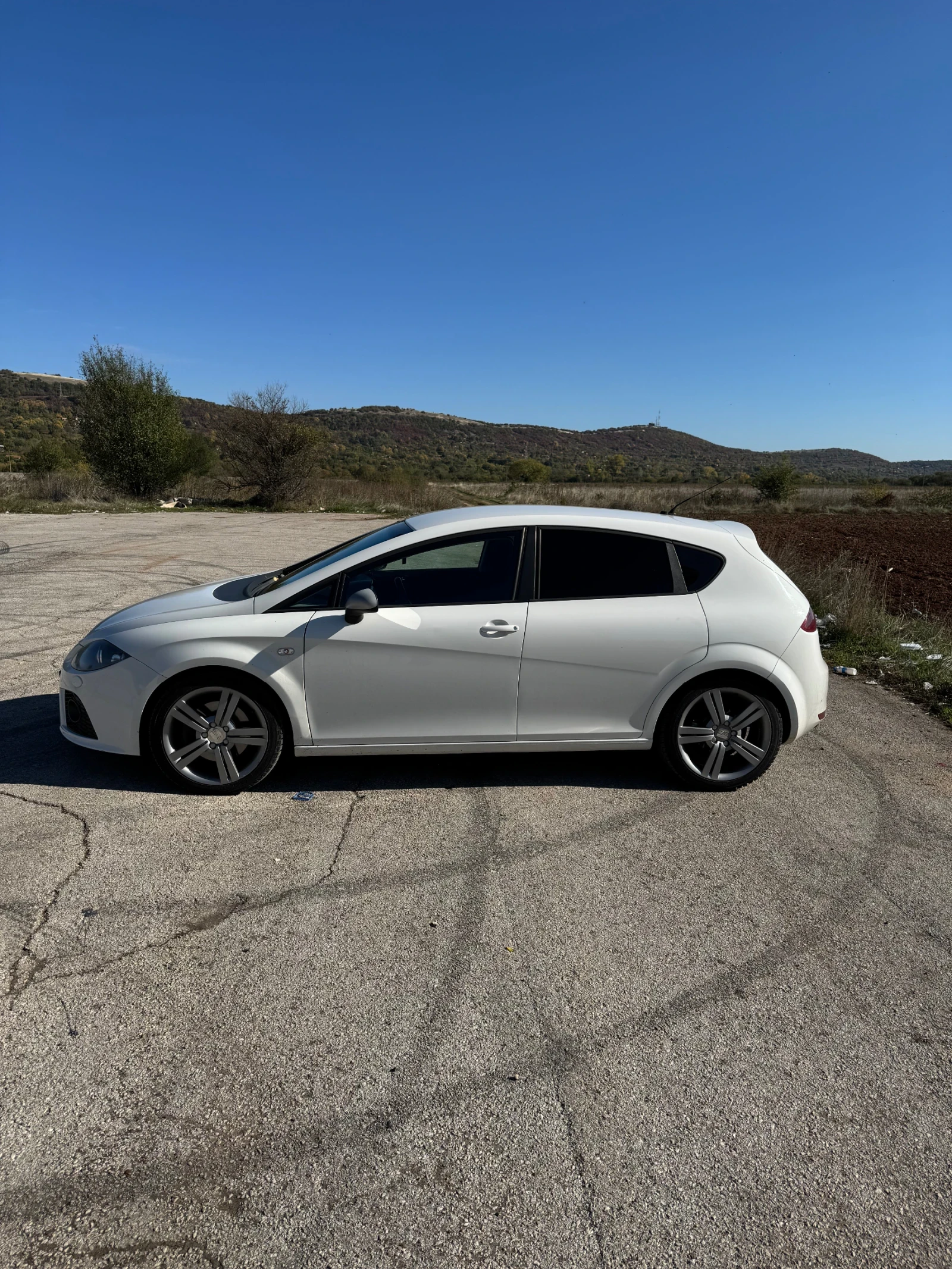 Seat Leon 2.0 TDI, снимка 4 - Автомобили и джипове - 53777209