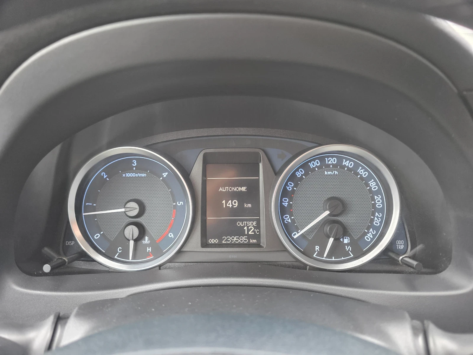 Toyota Auris 2.0 D4D KeyLess Go Navi Камера Кожа, снимка 15 - Автомобили и джипове - 53978822